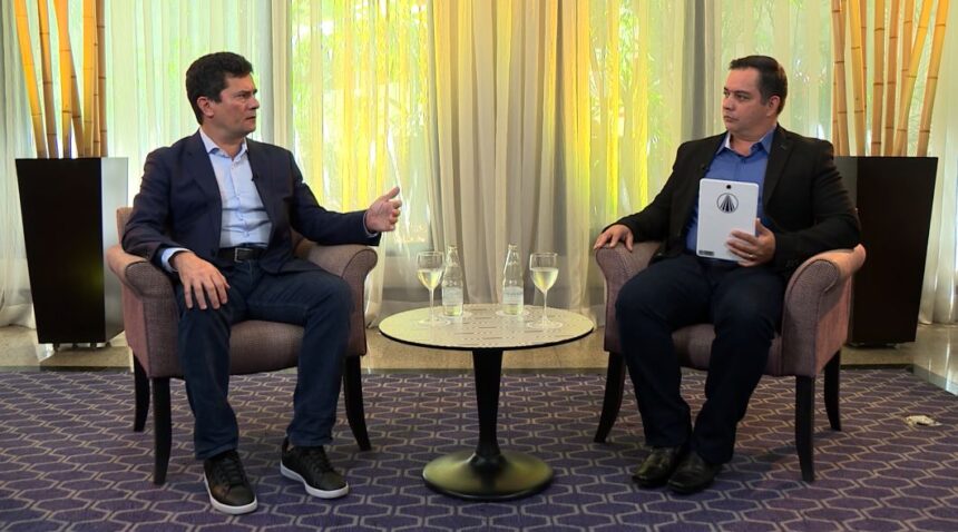 Sergio Moro e Eduardo Miranda durante gravação da entrevista para o Aparecida Debate