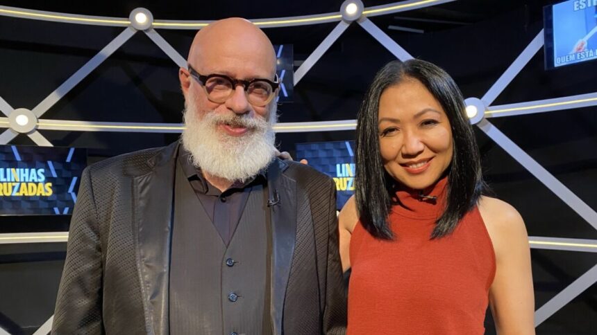 Thaís Oyama e Luiz Felipe Pondé nos bastidores da gravação do Linhas Cruzadas, da TV Cultura