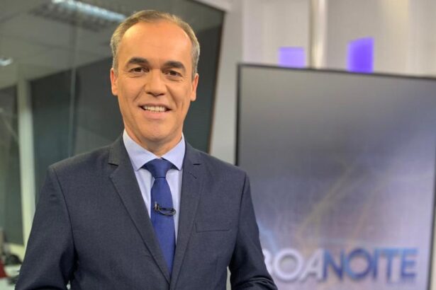 Sandro Dalpícolo nos estúdios do Boa Noite Paraná, da RPC