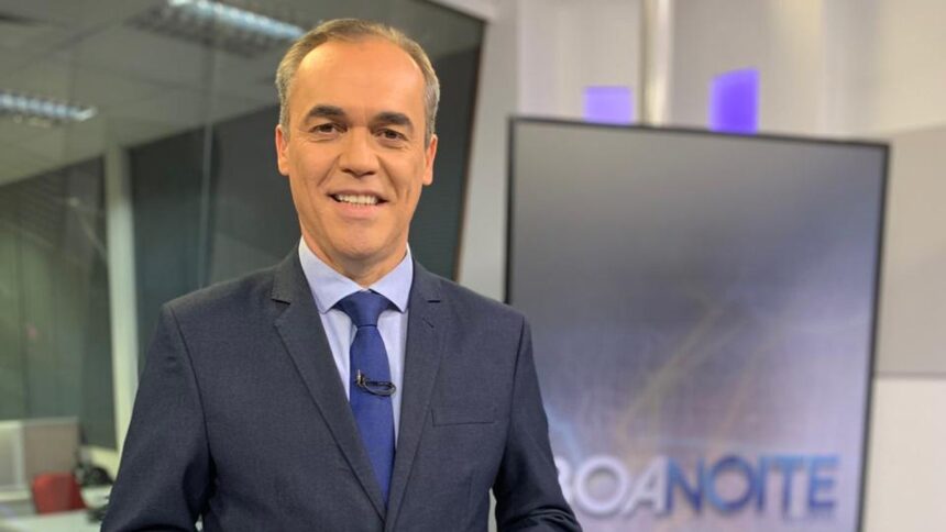 Sandro Dalpícolo nos estúdios do Boa Noite Paraná, da RPC