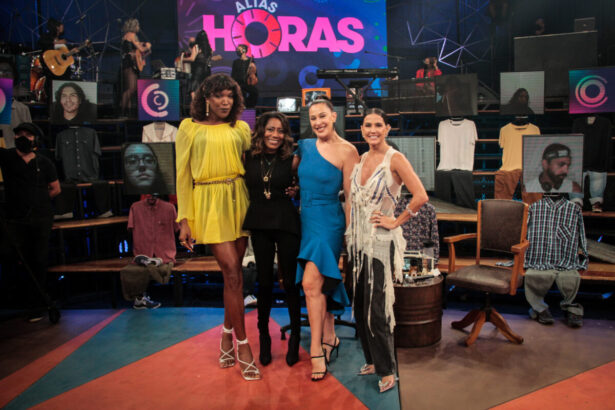 Majur, Glória Maria, Cláudia Raia e Deborah Secco no palco do Altas Horas