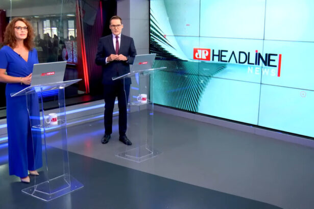 Cláudia Barthel e Daniel Caniato durante uma edição do Headline News