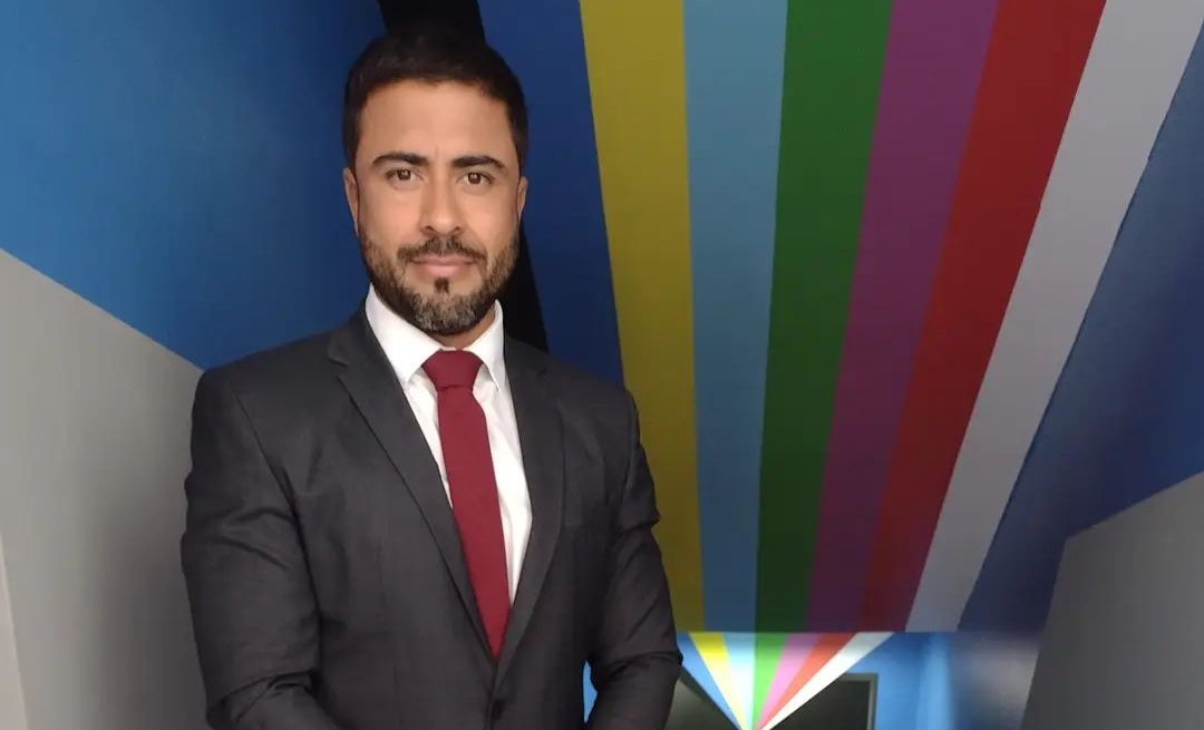 Daniel Santos na sede da RIC TV, em Curitiba