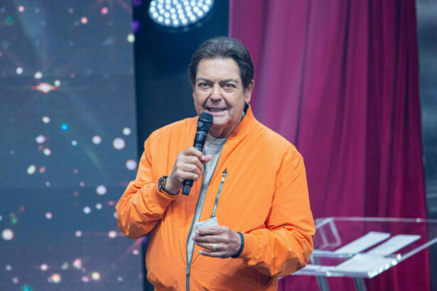 Fausto Silva no palco do Faustão na Band