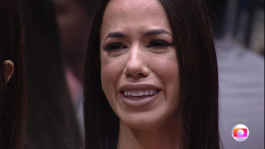 Larissa chorando no sofá do BBB 22 antes da eliminação