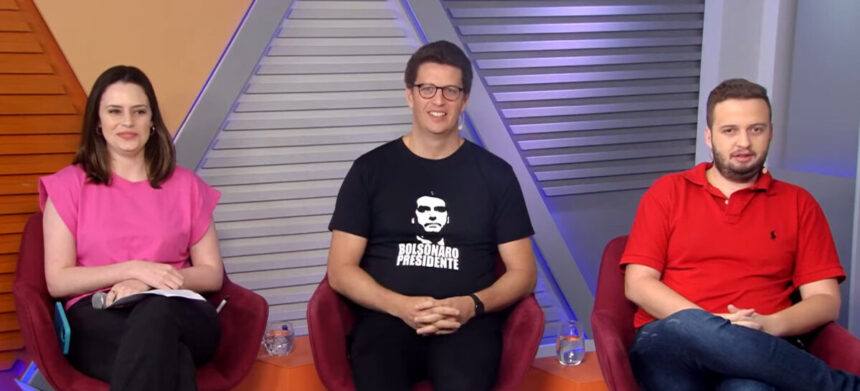 Zoe Martinez, Ricardo Salles (com a camisa Bolsonaro `Presidente) e Vinícius Moura nos estúdios do Morning Show