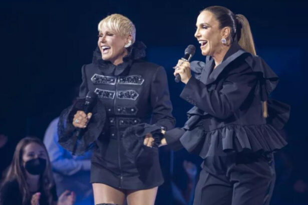 Xuxa e Ivete Sangalo no palco do The Masked Singer Brasil