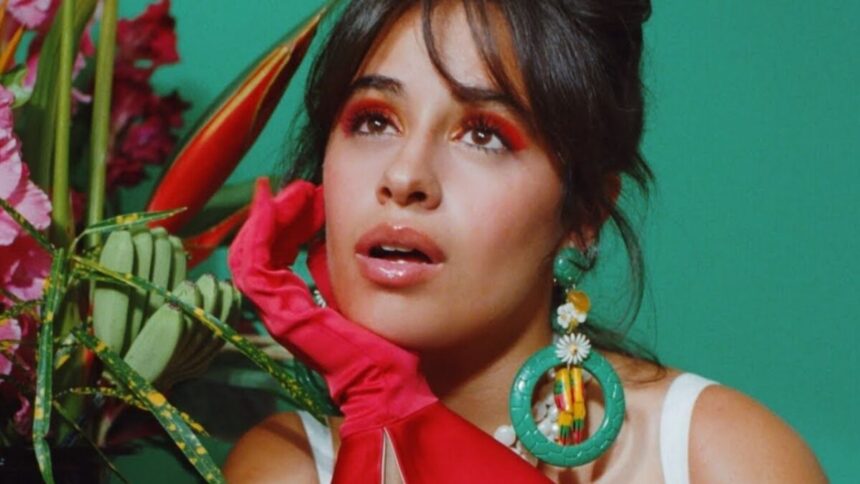 Camila Cabello na capa de Família, novo álbum da cantora