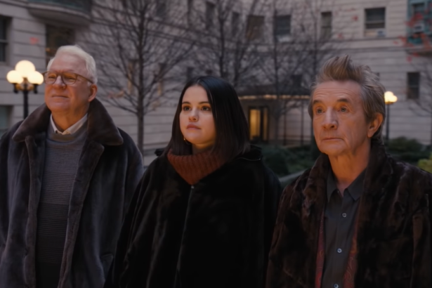 Steve Martin, Selena Gomez e Martin Short em cena de Only Murders In The Building