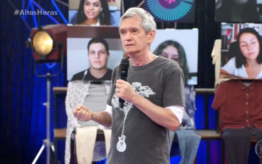 Serginho Groisman nos estúdios do Altas Horas, já no regime de gravação sem a presença de plateia no estúdio