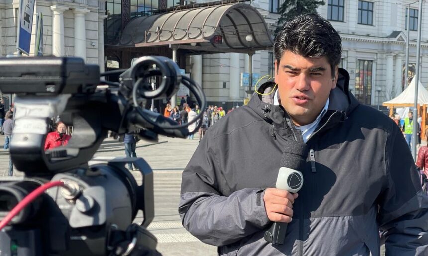 André Azeredo em uma foto de bastidor na cobertura da Guerra na Ucrânia