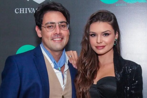 Bruno De Luca e Sthéfany Vidal juntos e abraçados em uma foto de reprodução