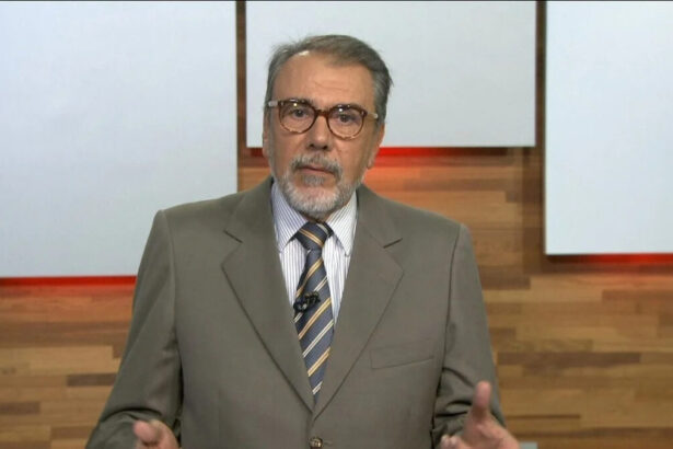 Carlos Monforte durante participação de um programa na GloboNews