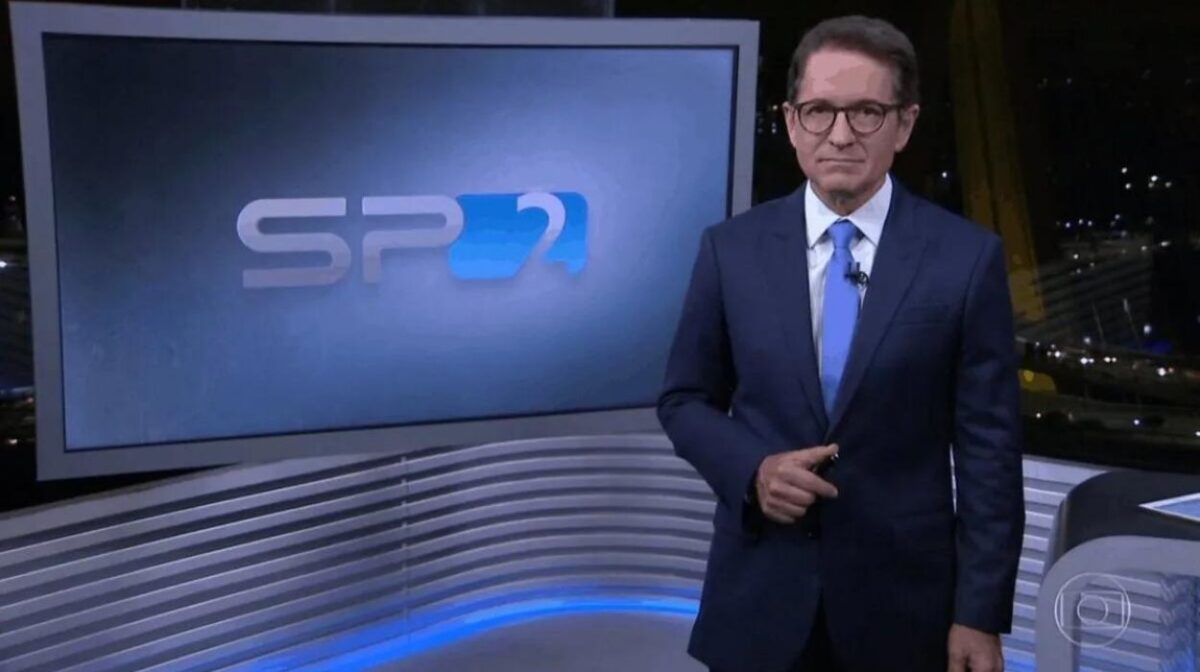 Carlos Tramontina nos estúdios do Jornal da Globo, em frente ao telão