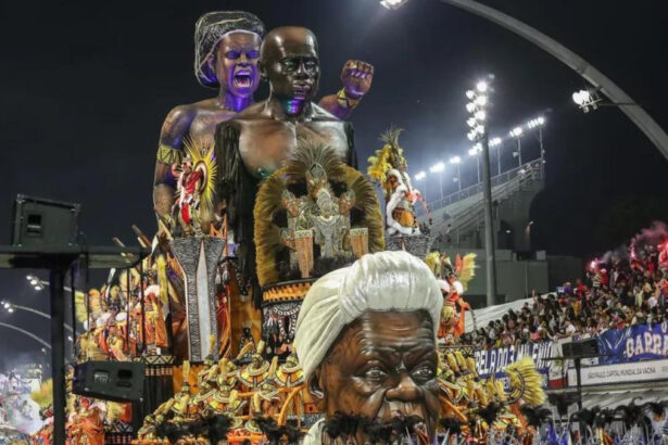 Carro Alegórico do desfile da escola Estrela do Terceiro Milênio, no Carnaval de SP