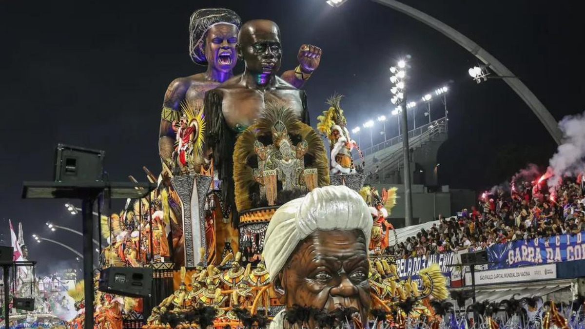 Carro Alegórico do desfile da escola Estrela do Terceiro Milênio, no Carnaval de SP