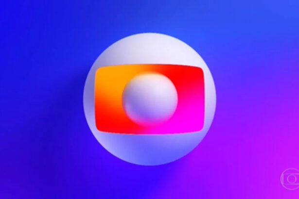 Nova logomarca da Globo, em um fundo com tons roxos