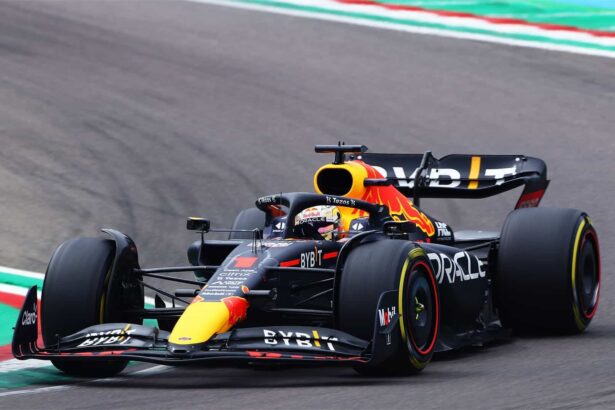 Max Verstappen durante a corrida de Emilia-Romagna na Fórmula 1