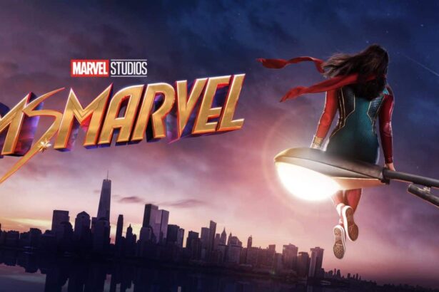 Ms. Marvel voando pela cidade em cena da série de mesmo nome