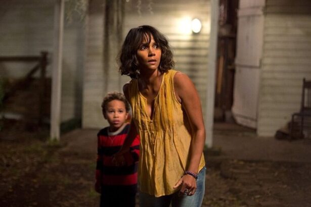 Halle Berry em trecho do filme O Sequestro, exibido pela TV Globo