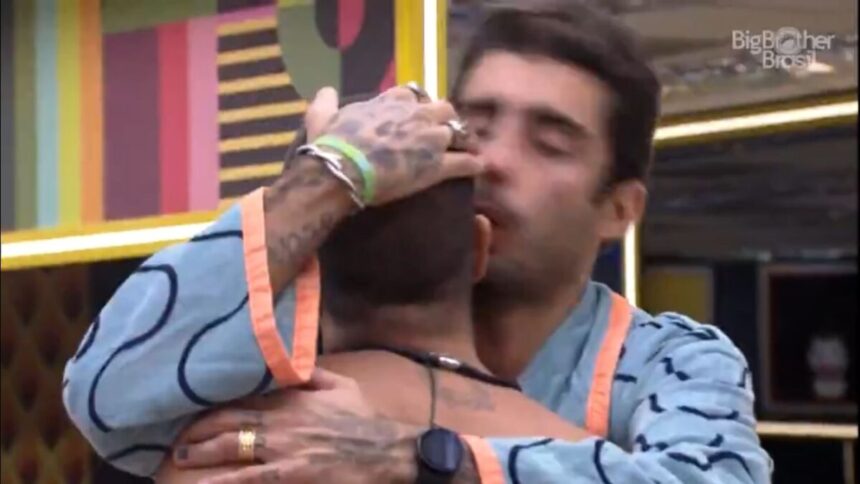 Arthur e Scooby abraçados no BBB 22.