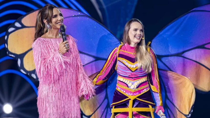 Ivete Sangalo e Thaeme no cenário do The Masked Singer Brasil