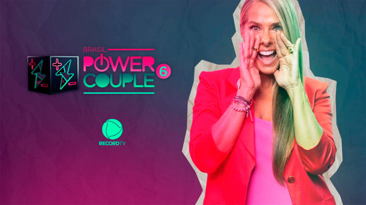 Adriane Galisteu falando alto em divulgação do Power Couple Brasil