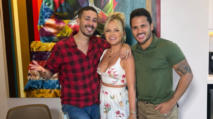 Carlinhos Maia, Eliana e Lucas Guimarães em bastidores da gravação do programa Eliana