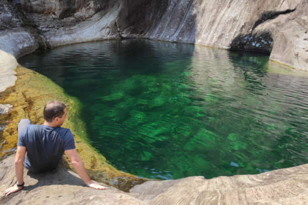 Repórter Mário Bonella em gravação do Globo Repórter no Parque Nacional do Caparaó