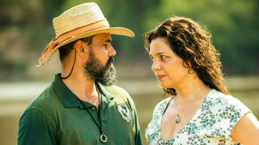 Juliano Cazarré e Isabel Teixeira se encaram em frente do Rio