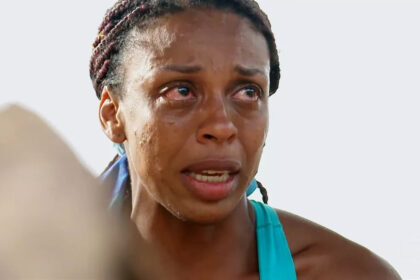 Bruna Negreska chorando após perder prova em que precisa nadar, um dos seus piores medos