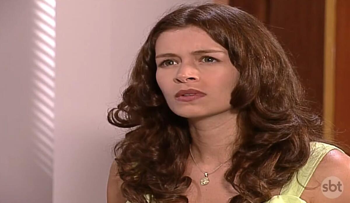 Atriz Bianca Castanho como Esmeralda em trecho da novela Esmeralda no SBT