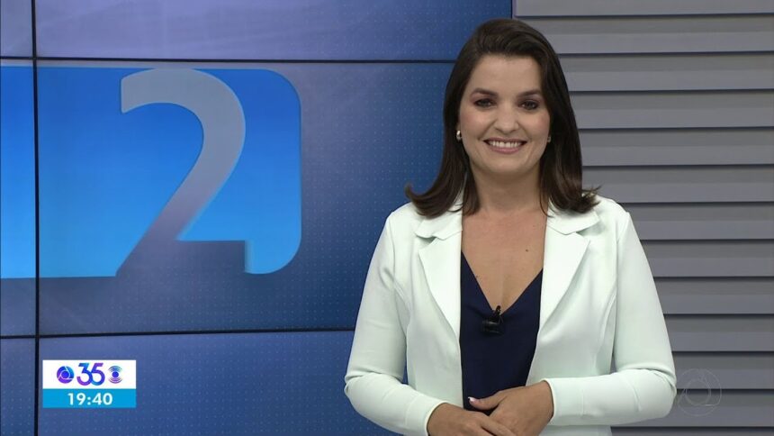 Larissa Pereira nos estúdios da TV Cabo Branco, durante o JPB2