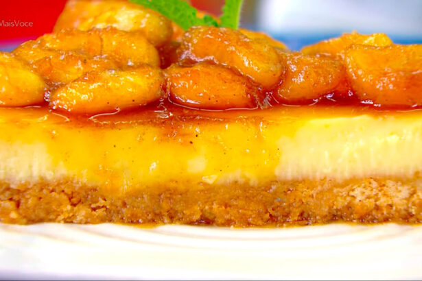 Cheesecake de Banana pronto no prato da cozinha do Mais Você