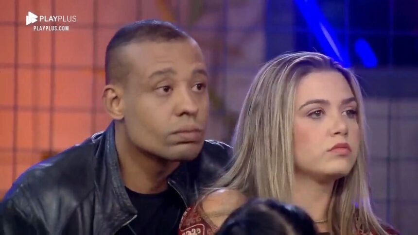 Mussunzinho e Karol com semblante sério durante Quebra-Power.