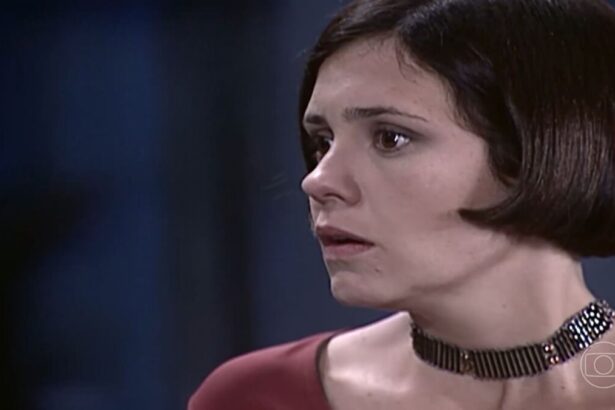 Catarina (Adriana Esteves) em trecho da novela O Cravo e a Rosa