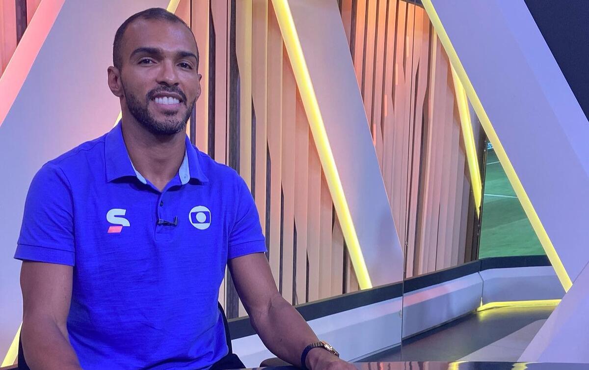 Richarlyson nos estúdios do SporTV, nos bastidores de uma transmissão