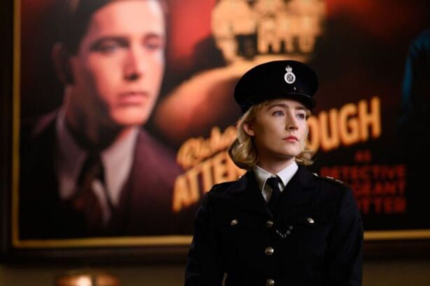 Saoirse Ronan em cena do filme