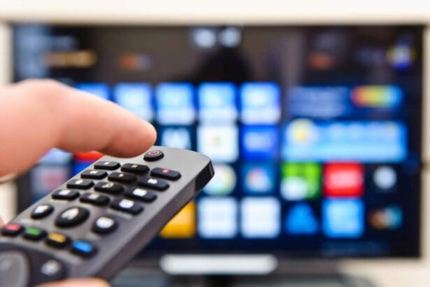 controle remoto com tv e canais