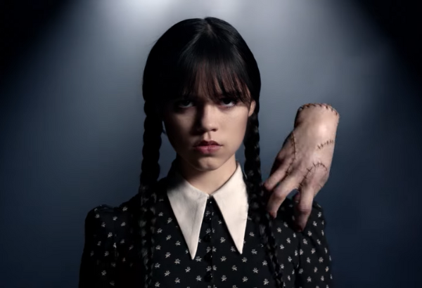 Jenna Ortega caracterizada como Wandinha