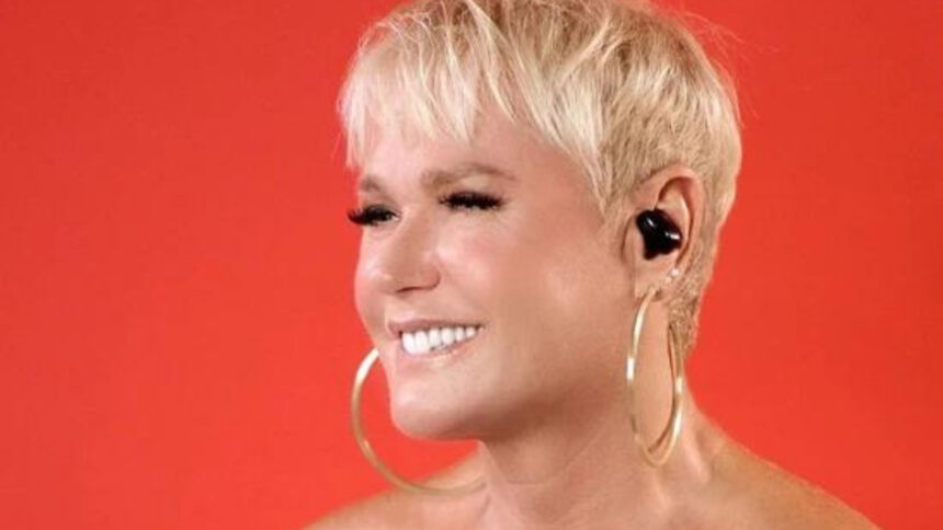 Xuxa Meneguel sorrindo