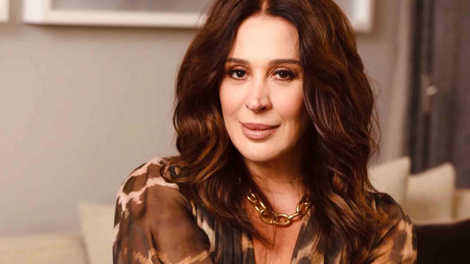 Claudia Raia posa para foto