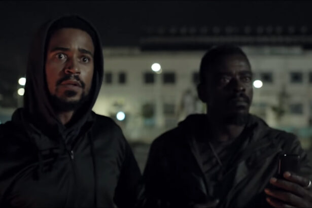 Alfred Enoch e Seu Jorge em cena do filme Medida Provisória