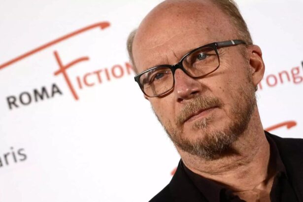 Diretor Paul Haggis em evento em Paris