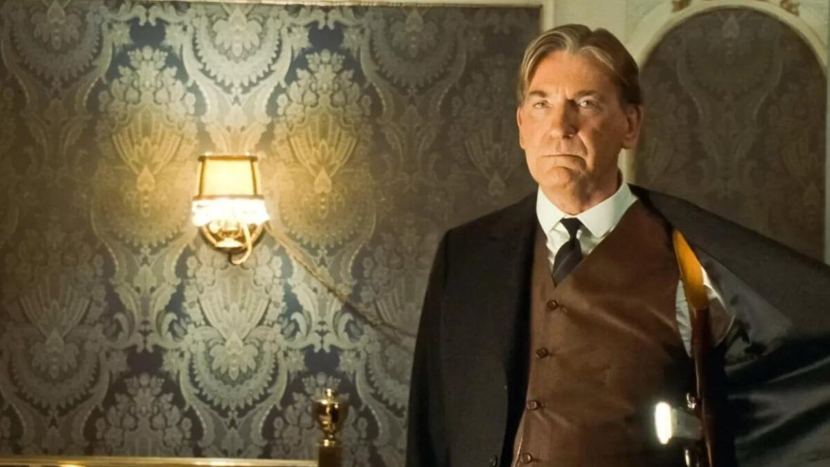 David Warner em cena de Titanic