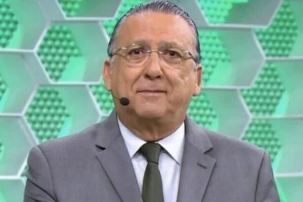 Galvão Bueno de terno e gravata