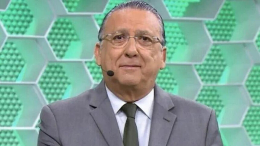 Galvão Bueno de terno e gravata