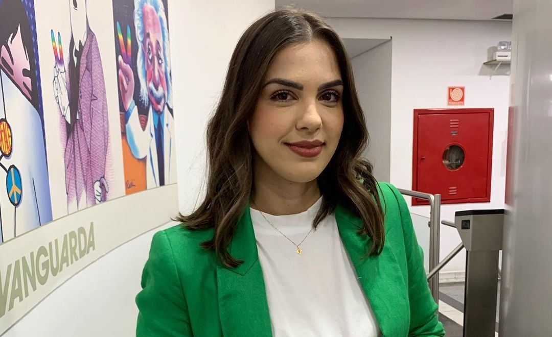 Isadora Markus nos corredores da Rede Vanguarda