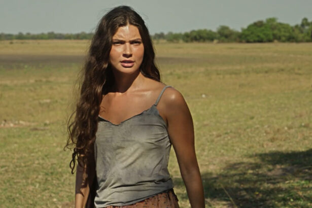 Juma (Alanis Guillen) em trecho da novela Pantanal