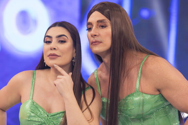 Naiara Azevedo e Rodrigo Faro de vestido verde e maquiados durante gravação do Hora do Faro, da Record TV